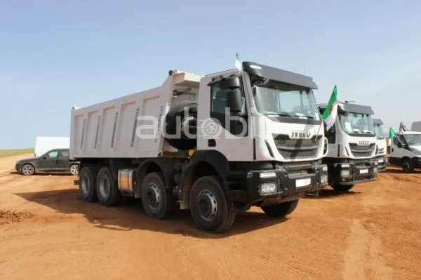 Ival Industries: début des travaux de réalisation de l’usine de montage des camions Iveco à Bouira