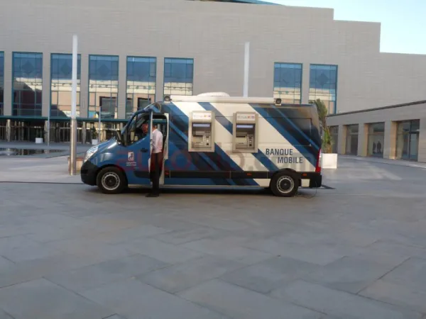 AGB : Une banque mobile