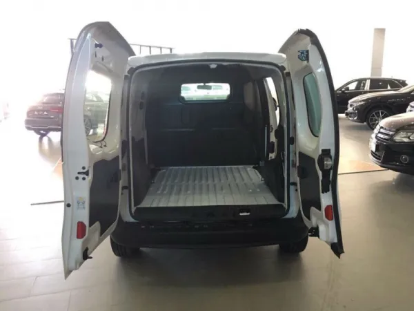 Le Renault Kangoo Tôlé à 2 950 000 da TTC chez un vendeur multimarques