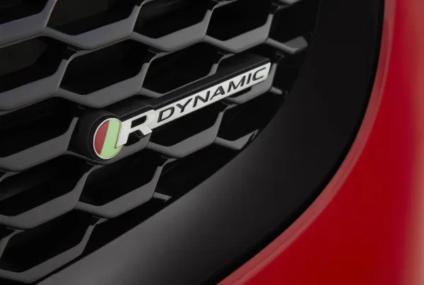 Jaguar dévoile son nouveau SUV compact, le "E-Pace"