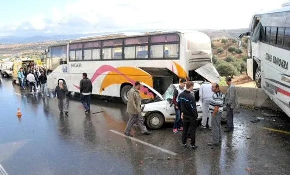 Accidents de la route (Bilan Protection Civile): deux morts et 25 blessés dans le renversement d’un bus à  Guettar El Aich
