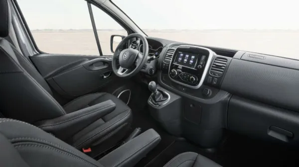 Opel dévoile les grands vans Opel Vivaro Tourer et Combi+