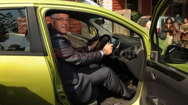 LE DG de Tata Motors se ‘’suicide’’ avant le lancement de sa voiture à air
