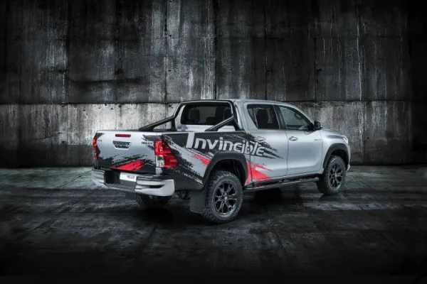 Toyota Hilux Invincible 50 fête un demi-siècle de succès mondial au salon de Francfort 