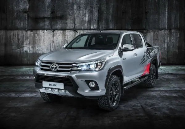 Toyota Hilux Invincible 50 fête un demi-siècle de succès mondial au salon de Francfort 