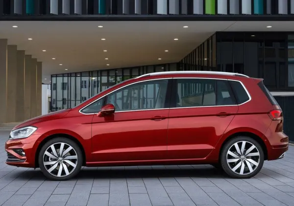 Volkswagen dévoile la Nouvelle Golf Sportsvan restylée