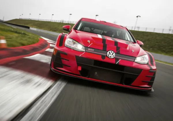 La Golf GTI TCR s'offre un nouveau design