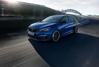 La Peugeot 308 GT gagne en puissance avec la boite à 8 rapports
