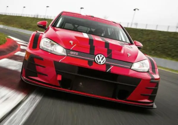 Le Sébastien Loeb Racing choisit la Golf GTI TCR de 350 ch