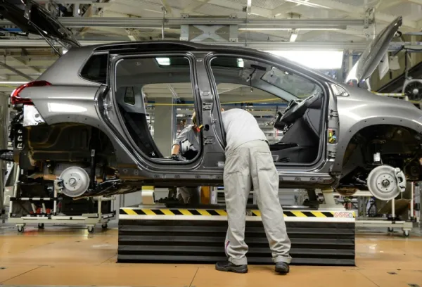 30% des pièces automobile de l'usine Peugeot en Algérie seront fournis par l'Iran
