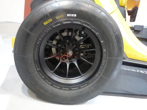 Renault s’habille sport pour 2014
