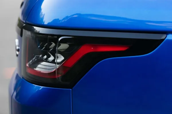 Nouveau record pour le RANGE ROVER SPORT SVR : la Route de Tianmen couverte en 9 minutes 51 secondes