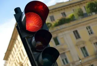 Lancement du projet de système de régulation du trafic routier et des feux tricolores intelligents à Alger