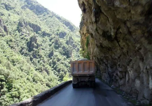 (Video) Un tronçon de la route des Gorges de Kherrata sera réceptionné vers la fin Juin