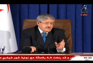 (Vidéo) Ouyahiya sur les prix "sortie usine" et l'avenir des véhicules assemblés en Algérie