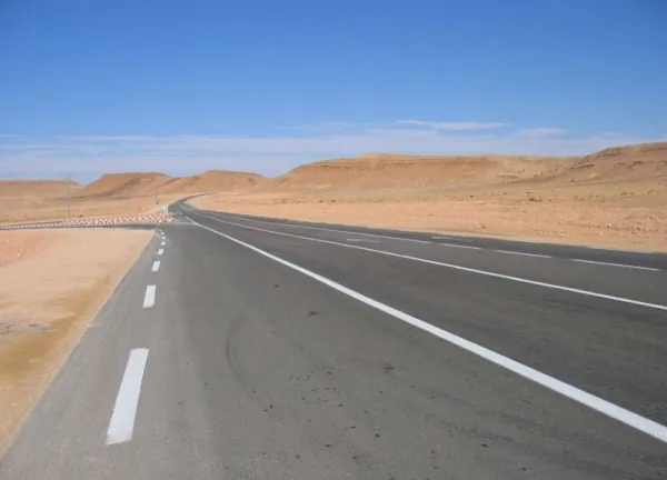 Route transsaharienne: réalisation de 1.600 km par l&#039;Algérie