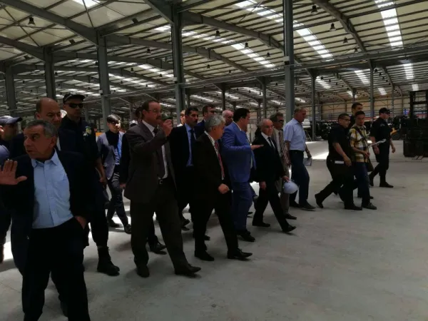 Le ministre de l'industrie en inspection à l'usine SYM et GM trade, et l'usine de fabrication de pneus SATIREX à Sétif