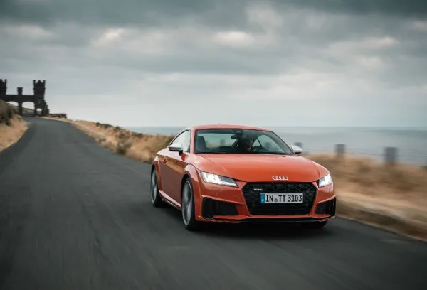 Audi dévoile les TT et TTS restylées