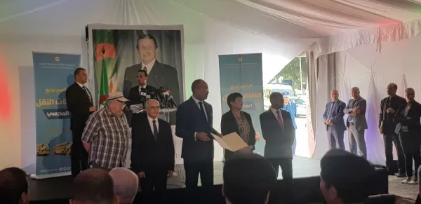 Global Motors Industries livre 150 bus scolaires au ministère de l'intérieur