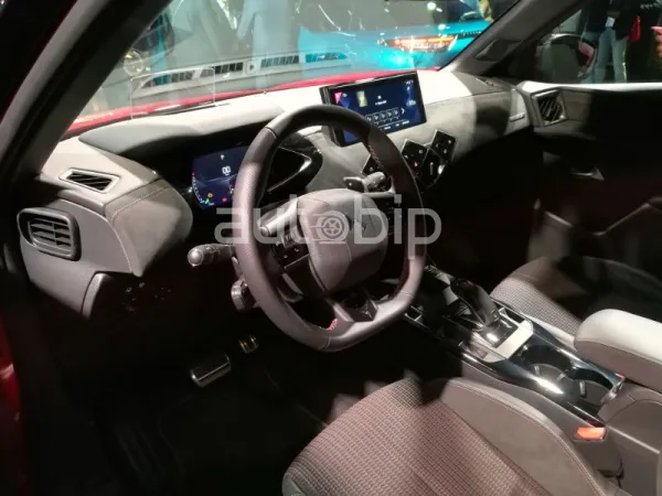 En direct du MONDIAL PARIS 2018 / DS : premier bain de foule pour le nouveau DS3 Crossback
