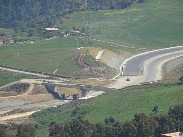 Infrastructures : Le projet de dédoublement de l’axe Chiffa-Barrouguia de la RN1 réceptionné début 2019