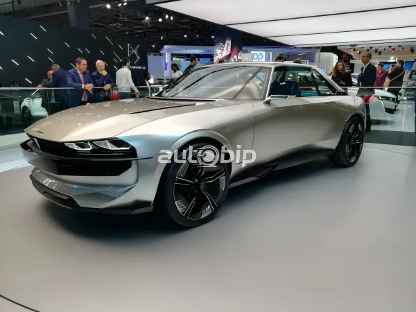 Le concept-car PEUGEOT E-Legend remporte le prix du "Plus beau Concept car de l’année"