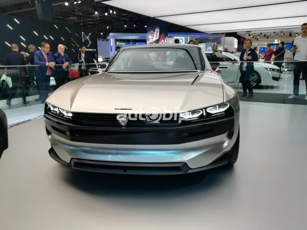 Le concept-car PEUGEOT E-Legend remporte le prix du "Plus beau Concept car de l’année"