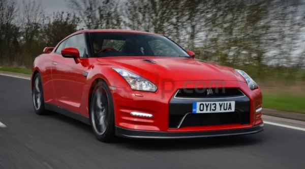 Nissan Gtr : الجسم الطائر المجهول في عالم سيارات السوبر
