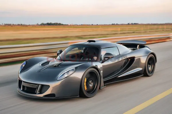 Hennessey Venom GT أسرع سيارة رياضية في العالم