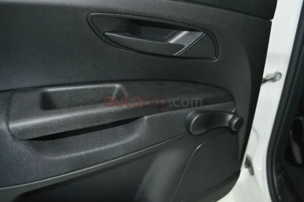 Fiat : سيارة Punto Easy حاضرة في صالون السيارات