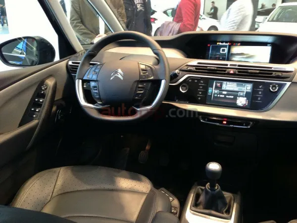 Citroën الجزائر : C4 Picasso و C4 grand Picasso تلتقيان بمعجبيهما