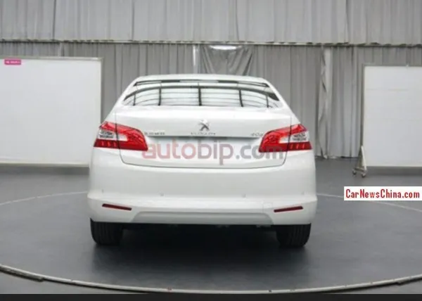 Peugeot 408 الجديدة قبل عرضها في بكين