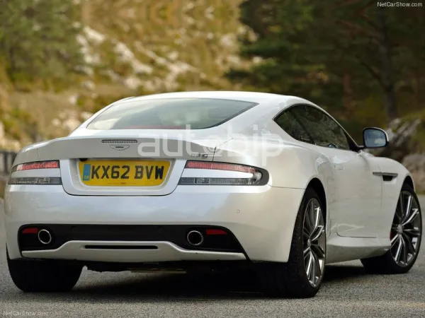 Aston Martin DB10 remplacera la DB9