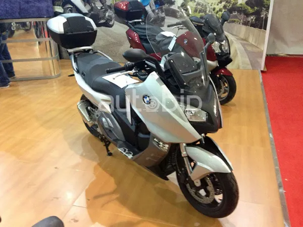 Auto Motowest 2014 / BMW Motorrad : تخفيض بقيمة 100.000 دج على الدراجات النارية