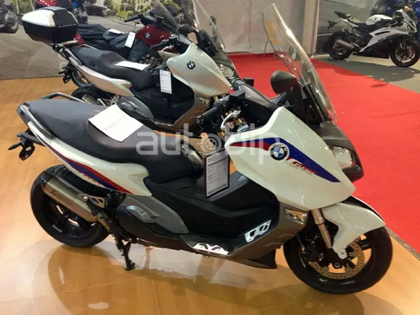 Auto Motowest 2014 / BMW Motorrad : تخفيض بقيمة 100.000 دج على الدراجات النارية