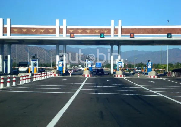 سعر تذكرة استخدام الطريق السيار شرق-غرب : 5 دنانير للكيلومتر !
