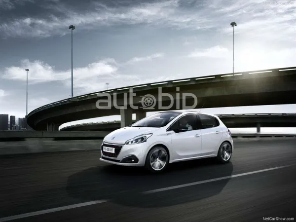 Peugeot 208 المحسنة في جنيف