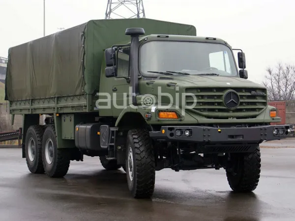 خروج شاحنة جديدة من مصنع Mercedes-Benz بالرويبة