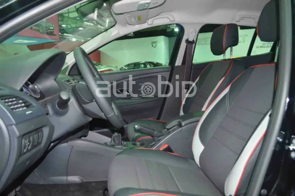 صالون السيارات الجزائر 2015/ رونو: ميغان ابتداء من 1.633.000 دج