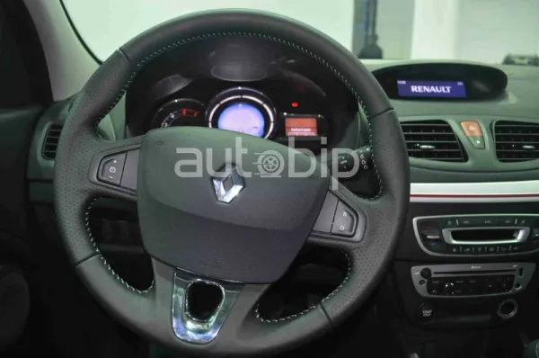 صالون السيارات الجزائر 2015/ رونو: ميغان ابتداء من 1.633.000 دج