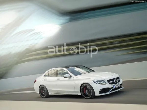 Mercedes C 63 AMG de 476ch au printemps 2015 en Algérie