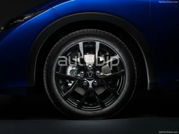 Honda Civic restylée se dévoile à Paris