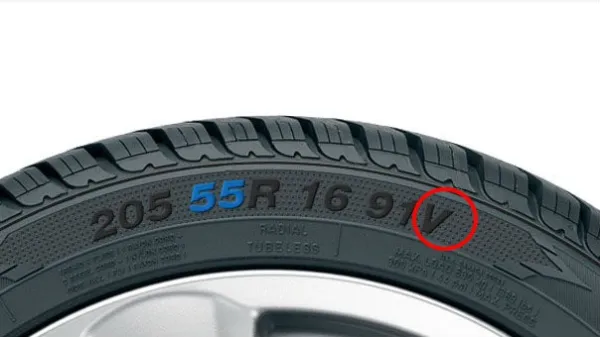 تفسير الحروف المهمة المسجلة على جوانب عجلاتكم