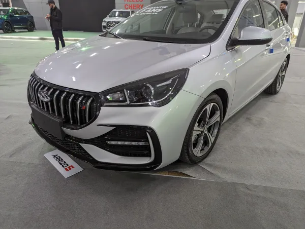 Chery Arrizo 5 Luxury 1.5 ess  CVT (Automatique)