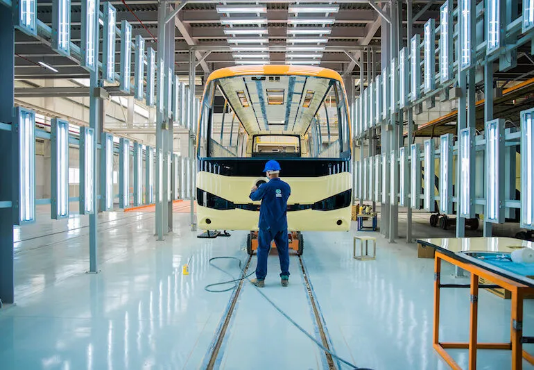 Projet de partenariat algéro-omanais pour la construction des bus et des véhicules utilitaires